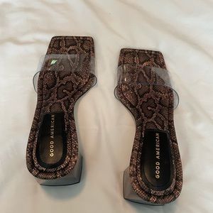 GOOD AMERICAN Block Heel Slide Sandal In Desert Snake